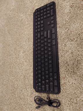 Logitech MX Keys Black Wireless Keyboard with USB Receiver and Cable- Great Cond